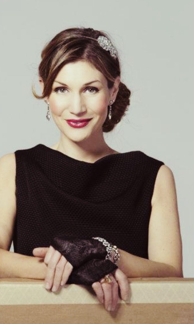 PeterboroughMVC's tweet image. #OperaBabe Karen England @KarenEnglandMu2 will be our #ChristmasMagic #soloist! A classical crossover sensation, see her perform live against the stunning backdrop of @pborocathedral on 11th December, definitely an experience to remember!! peterboroughsings.org.uk BOOK NOW! 🎄