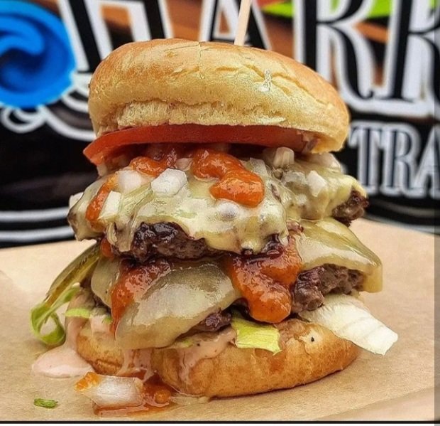 fatcatnorwich's tweet photo. @harryssoultrain are going to be banging out burgers like this today. 5pm-9pm.

Also available: Wings, Dogs, Fries...

Chew Chew. 🍔 🚂 https://t.co/5ZLYuMT0zB