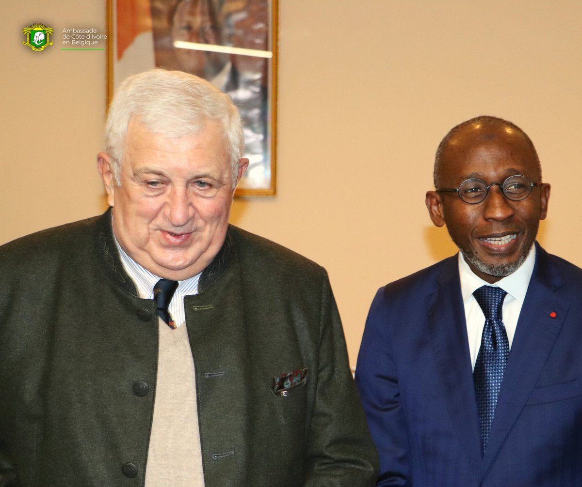AmbaciB's tweet photo. Le Dimanche 14 novembre 2021 a eu lieu une cérémonie de commémoration des 61 ans d’indépendance de la Côte d’Ivoire et de la 25e édition de la journée nationale de la paix en présence de SEM. Abou Dosso et du Consul honoraire de Côte d’Ivoire à Liège M. Jean Paul Schoenaerts. https://t.co/IZVvL8VgTE