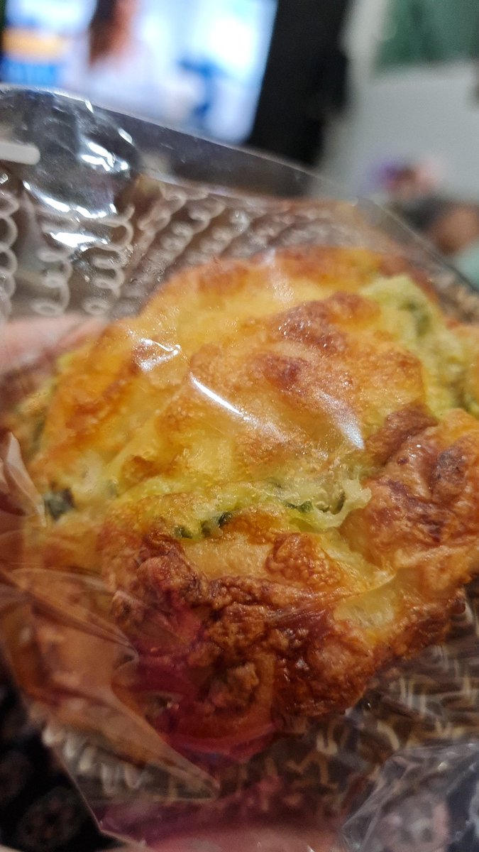 lyanawanis28's tweet photo. This is so annoying. I'm hungry all the time now😭 I should lose those pregnancy weight not gaining more🥲 https://t.co/6G0UZdft3n