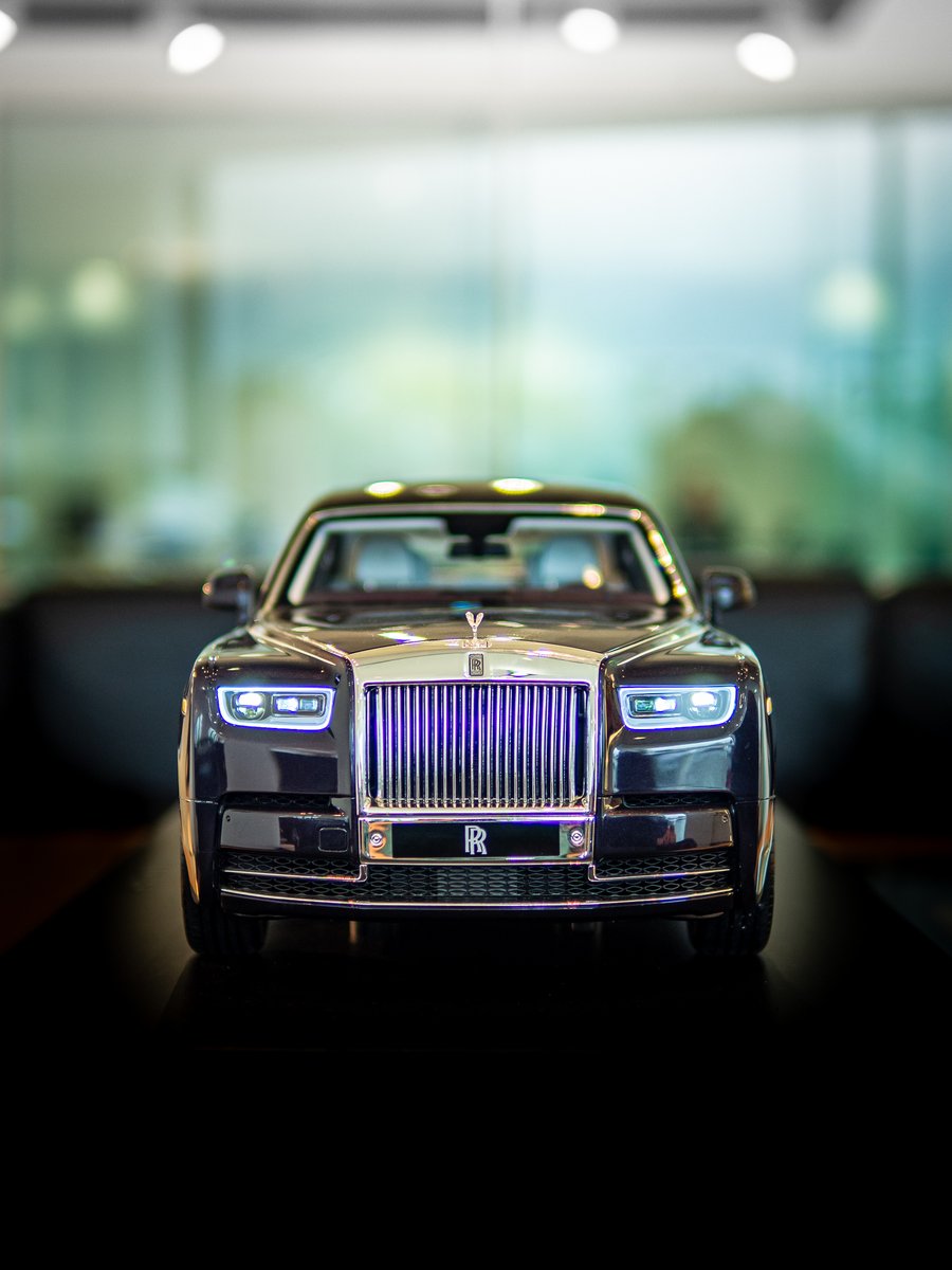 RollsRoyceLeeds's tweet photo. The closer you get, the more detail you spot

You could own a scale model of your Rolls Royce, correct to the finest point

For more information, contact one of our team to discuss

#rollsroyce #rollsroyceleeds #phantom #model #scalemodel #detail #luxury #gifts #gifting https://t.co/dxAcDUG36r