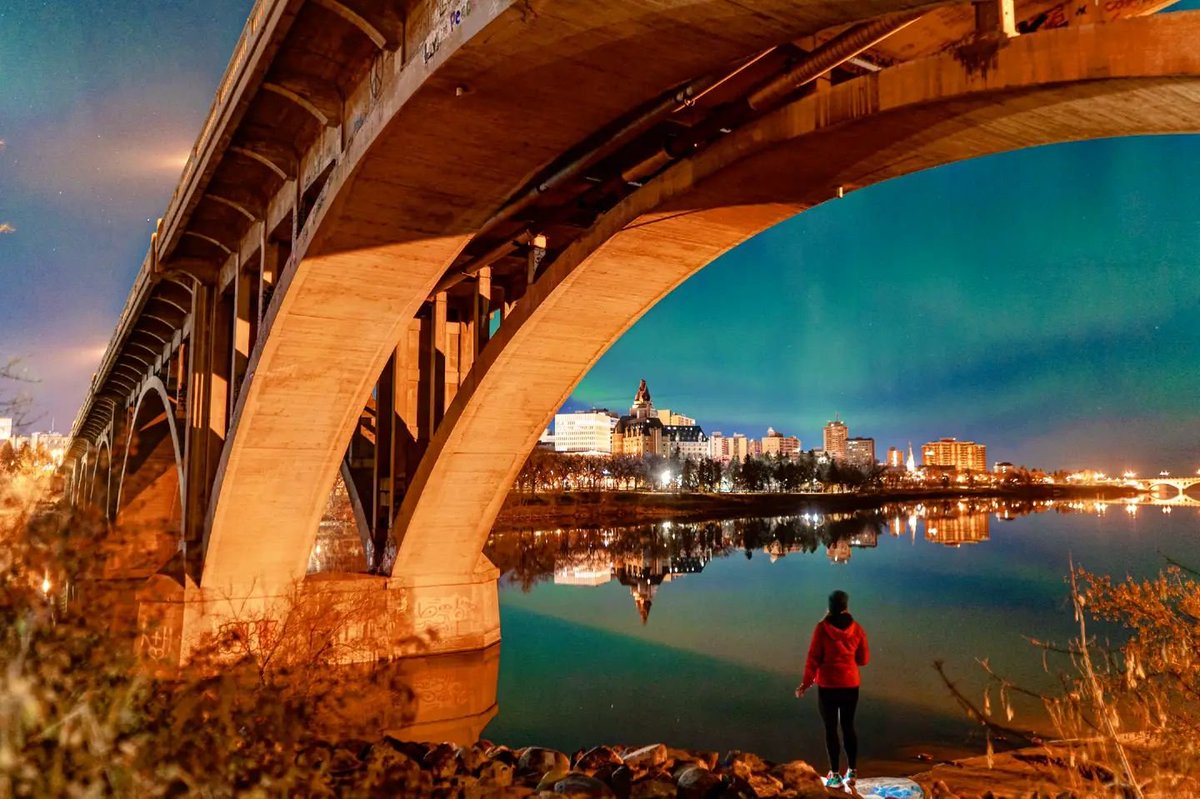 Even in the city you can catch a glimpse of nature's incredible northern lights. 📍 @VisitSaskatoon, Treaty 6 Territory 📷 @lostgirlsguide #ExploreSask #Saskatooning #ExploreCanada