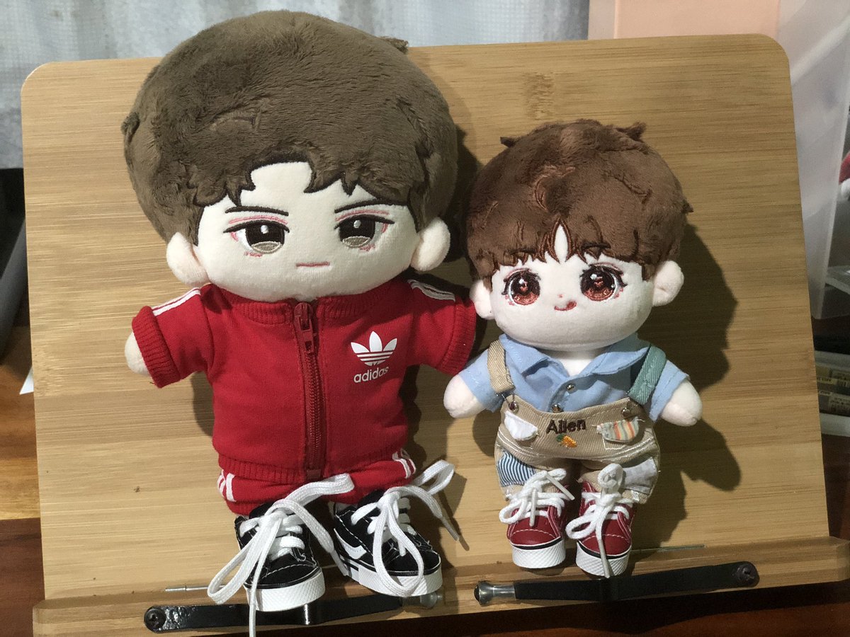 tonfaimolly's tweet photo. รีวิว #รองเท้าตุ๊กตา ร้าน @minarikorea  ให้พี่น้องสองศรี เหรินเสี่ยวเจีย&amp;เหรินเสี่ยวจู มันจึ้งมากคับ สีสวย ทรงดี ป๋มสองคนยืนได้เลยฮะ ชอบมากกก ถูกใจมั่กมาย ไว้ให้ต้นฝ้ายเหมาเหมาอีกนะฮะ 

#เด่กเร้กของtonfai https://t.co/5B5vVCn44H