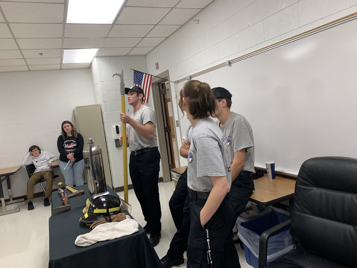 BfdCte's tweet photo. We are very proud of our Fire Academy seniors who spent the day speaking to next year‘s incoming freshman at Burleson High School CTE Showcase. These students showed pride and professionalism! @burleson_cte @SpiritOfTheElks @BHSElks https://t.co/pKR1lwQpUK