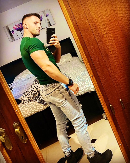 Yes I got clothes!! 😅😂 https://t.co/oeHJraJ1lX