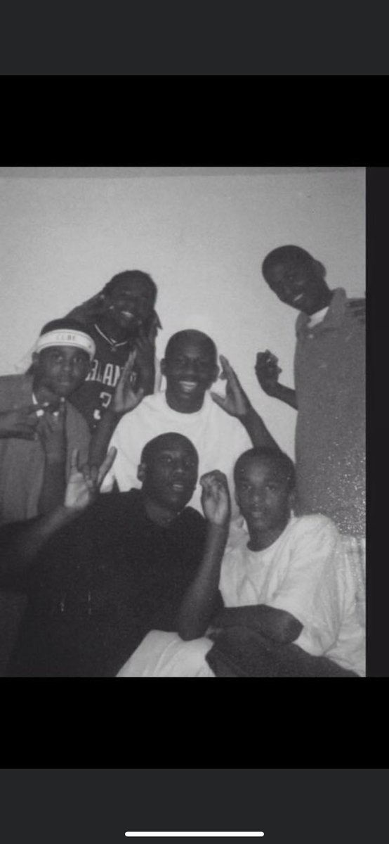 BFarm_352's tweet photo. Free Rozay ๐ฉธ (15 No Tears) #Gang #Fuk12 https://t.co/ZWkialKmCr
