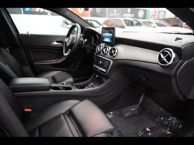 PrestigeAutoIn1's tweet photo. La GLA vous emmène à destination d'une façon remarquable, en  sécurité. En arborant toujours une allure résolument sportive.
Vous pouvez vous en procurez à Prestige Auto 
2020 Mercedes-Benz GLA-Class GLA 250 4MATIC AWD
#automobile #senegal #kebetu #Mercedes #GLA  
33 825 40 44 https://t.co/8CBjhhjBoh