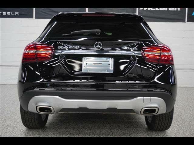 PrestigeAutoIn1's tweet photo. La GLA vous emmène à destination d'une façon remarquable, en  sécurité. En arborant toujours une allure résolument sportive.
Vous pouvez vous en procurez à Prestige Auto 
2020 Mercedes-Benz GLA-Class GLA 250 4MATIC AWD
#automobile #senegal #kebetu #Mercedes #GLA  
33 825 40 44 https://t.co/8CBjhhjBoh