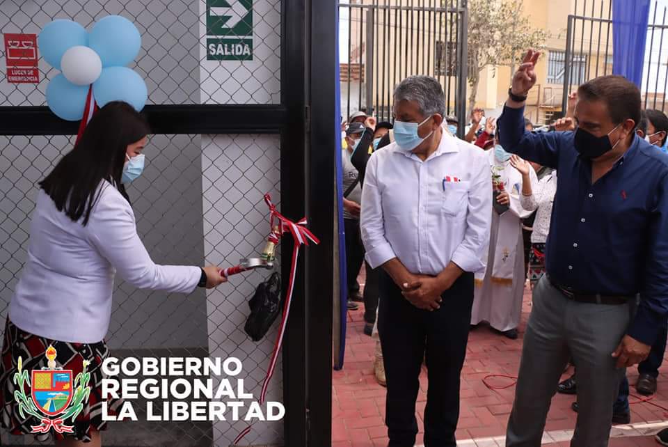 GRLaLibertad's tweet photo. 🇵🇪 INAUGURAN PLANTA DE OXÍGENO MEDICINAL EN EL PORVENIR
✅Tiene un costo aprox. de 1 millón 400 mil soles de los que 750 mil fueron aportados por #GRLL y se hizo realidad gracias al trabajo articulado.
👉 Ampliación de la información: https://t.co/7gGUzH0zRx
#JuntosPorLaSalud https://t.co/lEOFwB5mWC