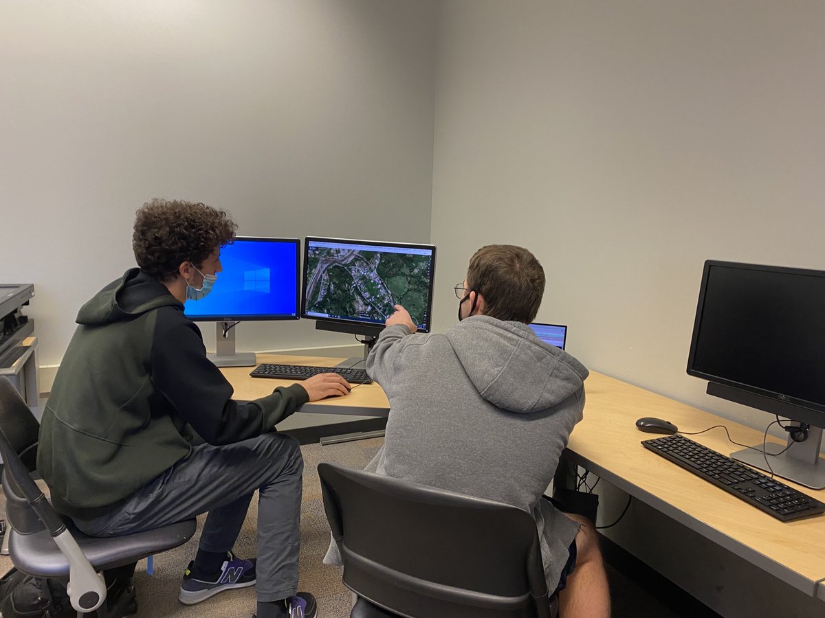 EPICSNDP's tweet photo. The Puerto Rico Community Improvement team is looking into mapping and GIS technology using Purdue's computer science labs! @EPICSPurdue https://t.co/upCE9UxPmS