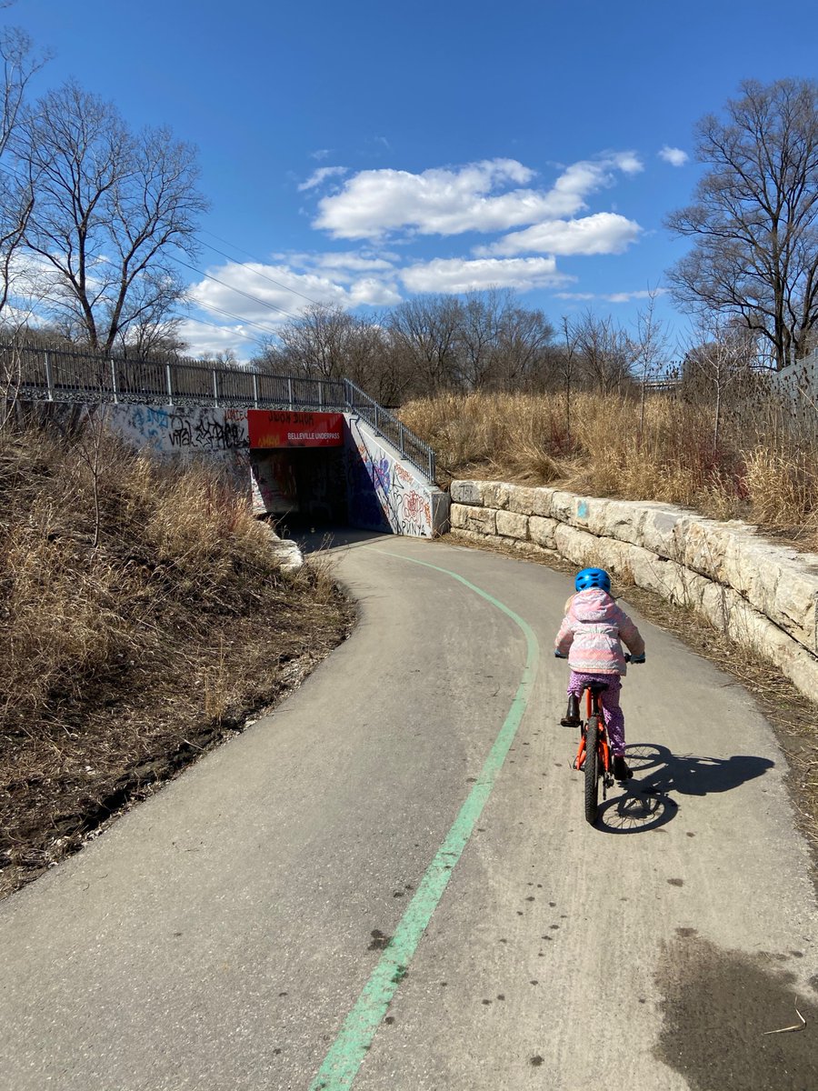 twieditz's tweet photo. "The Don," as we call it, has been such a great all-year resource for so many Torontonians during & prior to the pandemic.
Consider joining the #dontmesswiththedon event if you are concerned about the re-industrialization of the Don Valley.
#TOpoli #Metrolinx #Ontarioline https://t.co/Q4spssQcOM