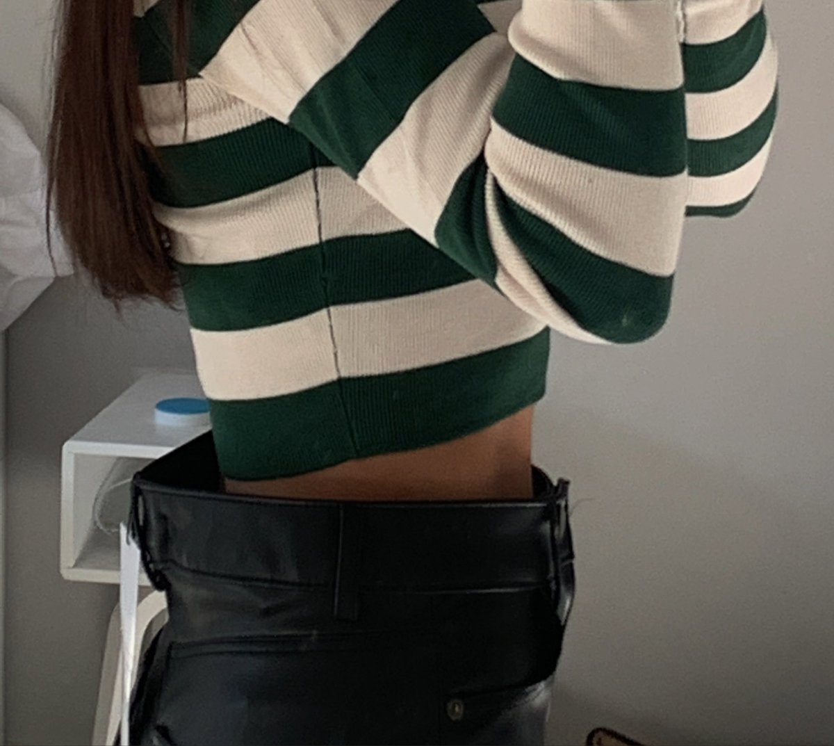 evvaperez's tweet photo. PUEDEN HACER PANTALONES PARA CINTURAS MAS PEQUEÑAS  POR FAVOOOOOOOOOR, es que lo mismo con TODOS los pantalones, pero es que si m cojo una talla menos m quedan pequeños de piernas https://t.co/vip13eTRAd