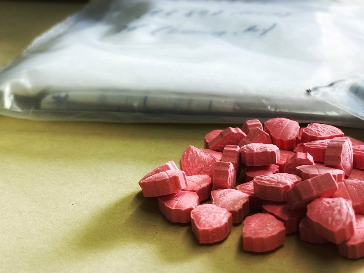 #Drogen in #Bayern: #Drogendealer haben eine Idee, warum #Zoll &amp; #Polizei sich oft schwer zu tun scheint. 
Unsere Doku-Reportage zum Thema:

youtu.be/wsc0jPEpEL4

Mit <a href="/ThomasKiessling/">Thomas Kießling</a> für <a href="/BR_kontrovers/">Kontrovers</a> Via <a href="/YouTube/">YouTube</a> und und <a href="/BR24/">BR24</a>; und heute um 21:15Uhr linear bei <a href="/BR_Presse/">BR - Bayerischer Rundfunk</a>