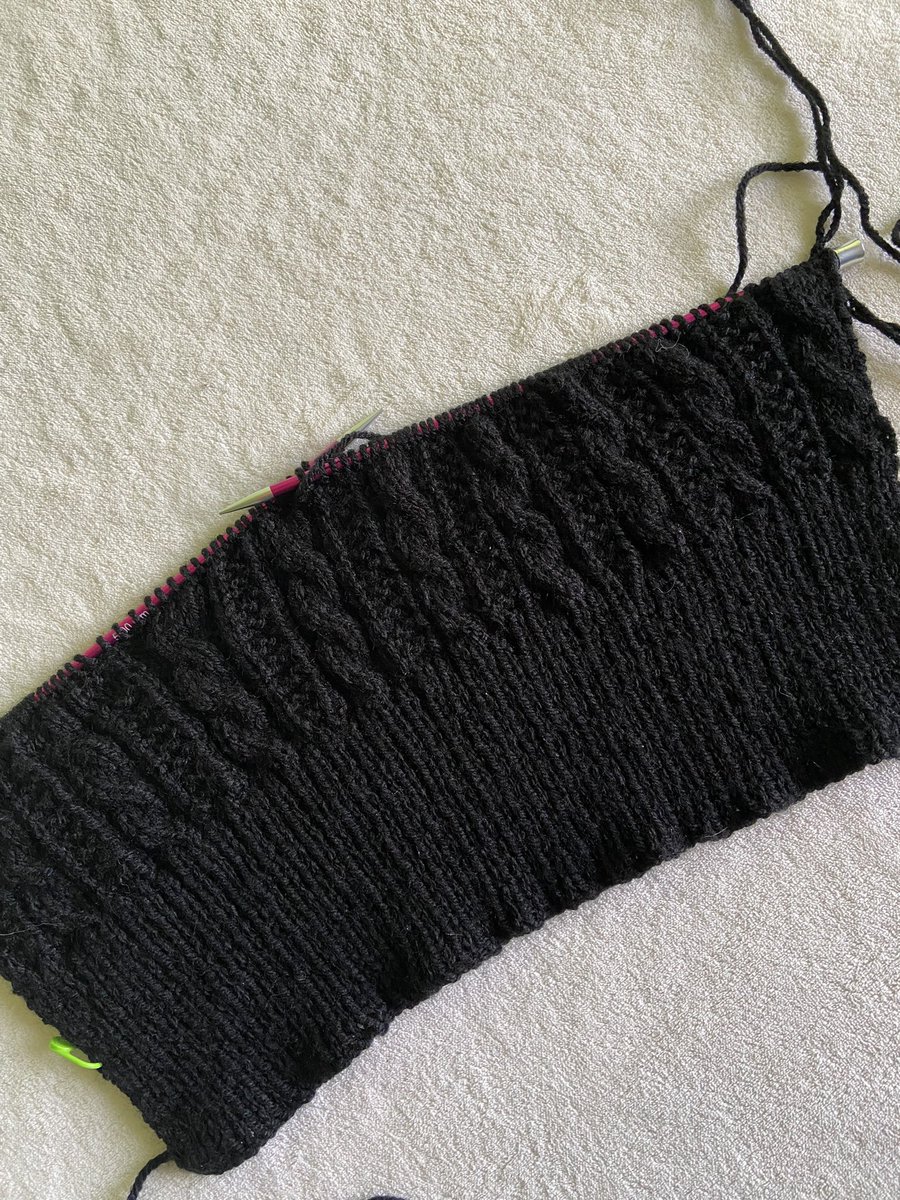 Bettysmumknits's tweet photo. Another #customorder on my needles today this will be a mans aran bobble hat to match the fingerless gloves I made last week !!!
#MHHSBD #customknitting #bobblehat https://t.co/Nx6NqUBIP6