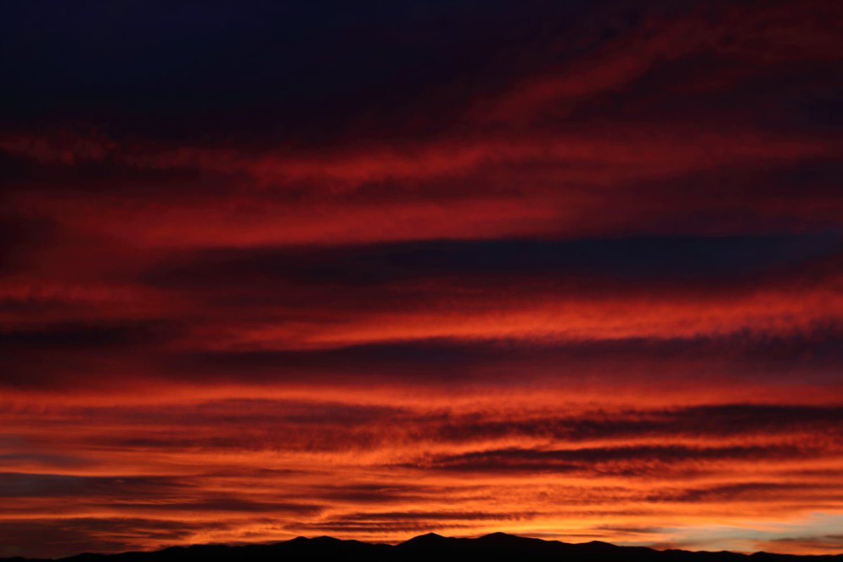 Az_Skies_Photo's tweet photo. #sunset last night in #Nogales #Arizona #azskies #sunsetphotography #clouds #azwx #az19 #skyfire https://t.co/2aeUHug0Km