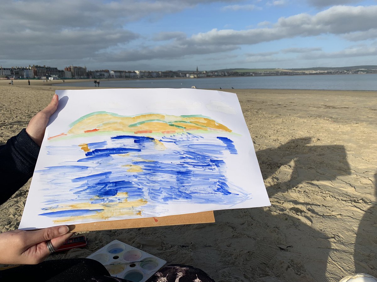 Spent the day at the beach with some of our service users to do some arts and crafts!🎨🌊☀️