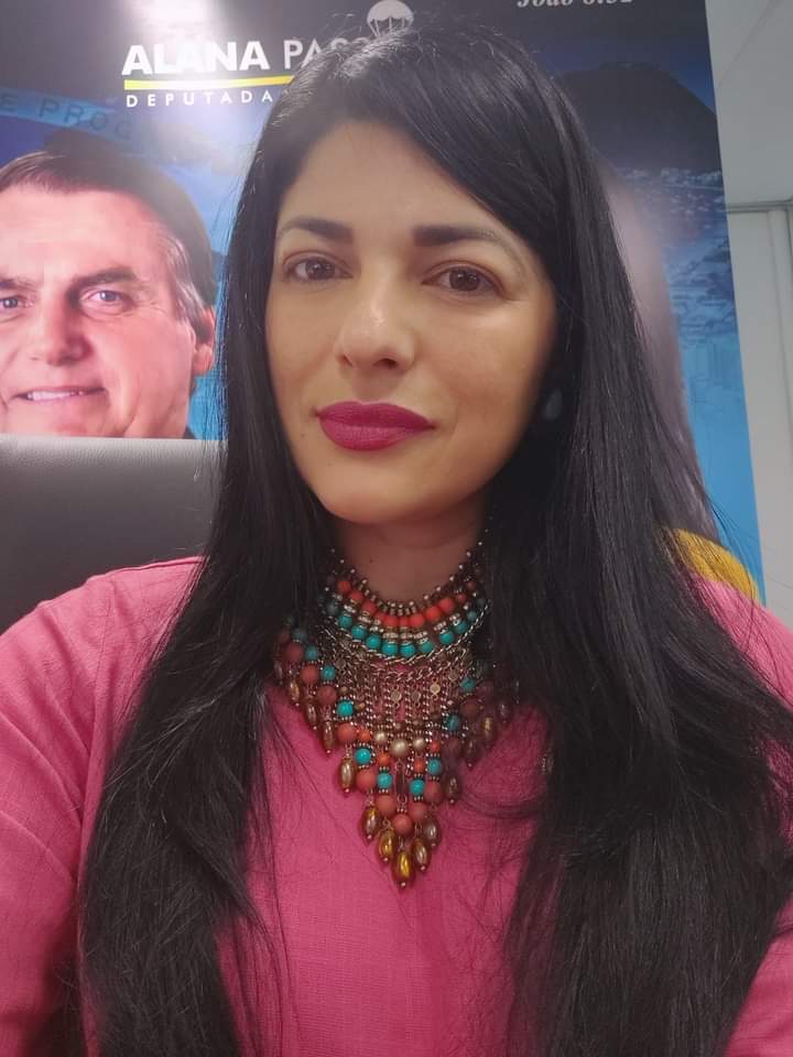 DeisePeres4's tweet photo. Mais um dia de trabalho com muito amor, carinho e responsabilidade. "Vocês sabem que cada um receberá do Senhor o bem que tiver feito".
Viva e faça o seu melhor, a recompensa não vem de homens, mas sim das mãos de Deus.
#SoufilhadoRei https://t.co/lAVh5lncV9