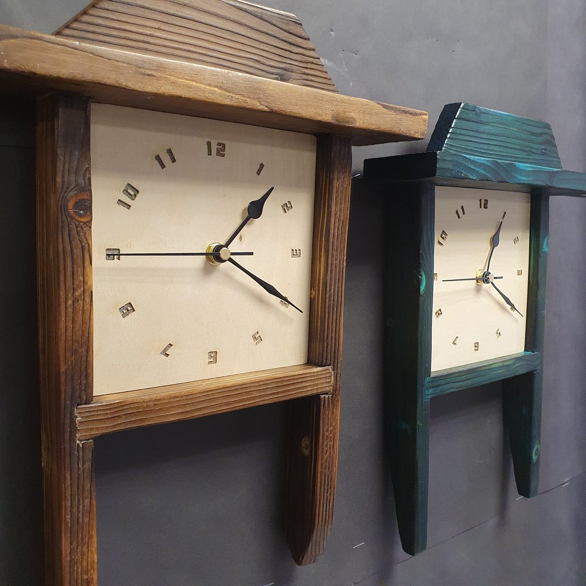 DHSDET's tweet photo. Outstanding work from Cari and Ross in Mr Sim's Woodwork class. Both used the Japanese wood preservation technique of shou sugi ban on their clock projects. Cari opting to add a blue stain while Ross choosing to stay more traditional. 

#DET #TEAMDET @DunfermlineHS https://t.co/jL0Exuq52H