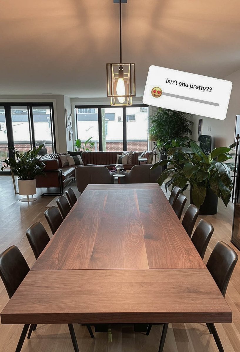 HandmadeTables's tweet image. Putting the full extension of their table to use!

Thanks Karen P. for taking the time to share!

#walnut #tableextensions #tableleaves