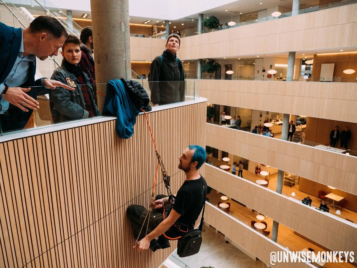 ExtinctionRDK's tweet photo. The #TotalEnergies headquarters in Copenhagen are occupied! Police are on the scene. This is part of the #GlasgowAgreement and is one of several international actions aimed at Total today: one of the worst polluters in the world. #CollapseTotal #TotalMustFall #dkpol #dkgreen https://t.co/Lxf1Ssxj7n