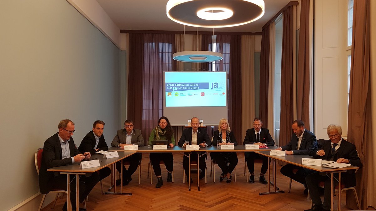 kgvSolothurn's tweet photo. Ja zum Covid-19-Gesetz. Eine breite Allianz aus @cvpktsolothurn @EVP_SO @fdp_solothurn #GrüneSolothurn @glpsolothurn @spsolothurn @kgvSolothurn @sohk_ch #KantonSolothurnTourismus
sagt Ja zum Covid-Gesetz. https://t.co/ikHo9C7Q7I