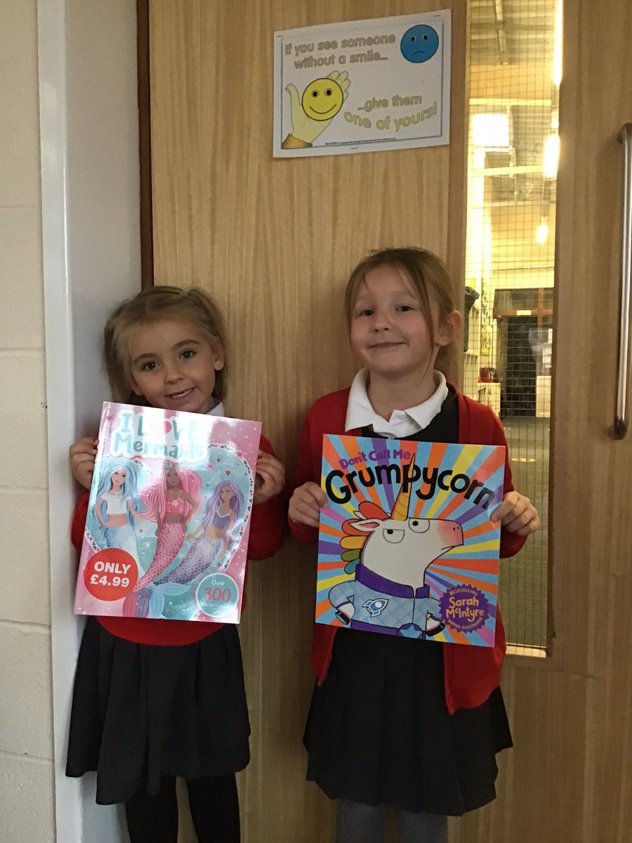 1pMiss's tweet photo. @YsgolEmmanuel @scholasticuk Our new books from the book fair! https://t.co/GiurzbNfkQ