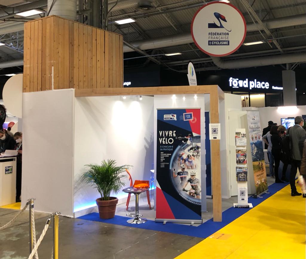 WeelzFr's tweet photo. Qui a le plus beau stand vélo au @salondesmaires selon-vous ?
1️⃣ La @FUB_fr 
2️⃣ La @FFVelo_officiel 
3️⃣ La @FFCyclisme 
#avosvotes #SMCL #SMCL21 https://t.co/wcuBlwFF4d