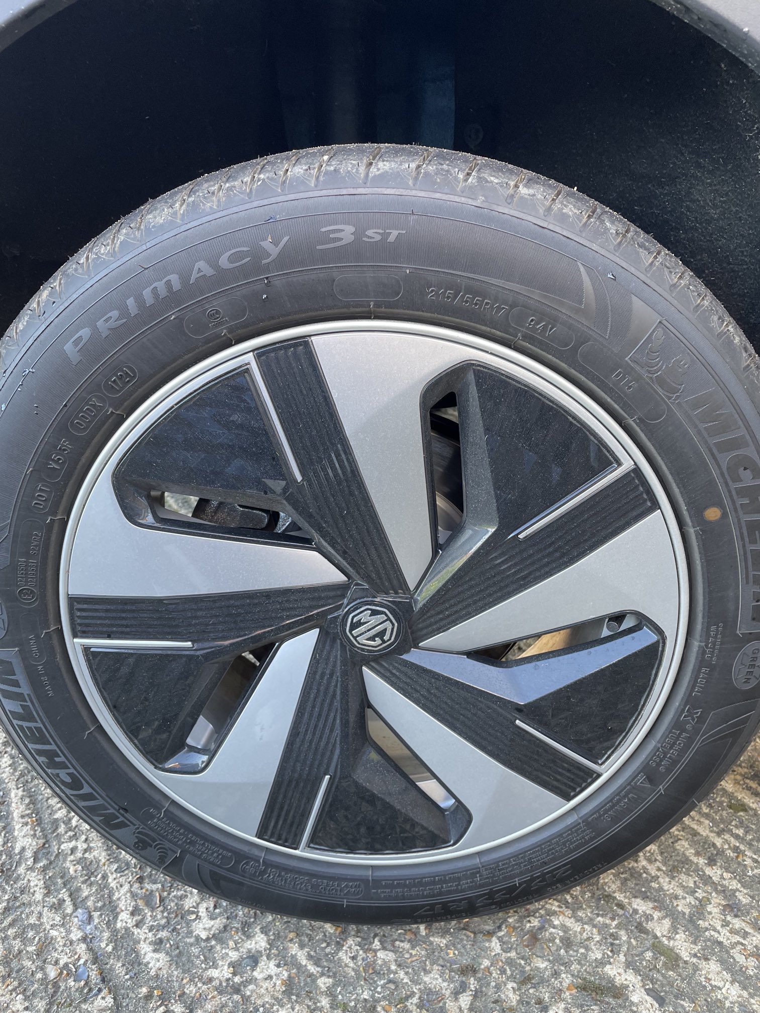 Tom Barnard on Twitter "Car geeks! The new MG ZS EV has plastic wheel