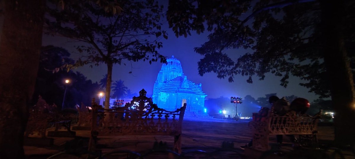 BSCL_BBSR's tweet photo. Rajarani Temple illuminated with Teal Colour celebrating the 1st Anniversary of Cervical Cancer Elimination Day Movement !

The majestic 11th Century monument lit up by Bhubaneswar Smart City Limited in association with the Archaeological Survey of India &amp; KRIAA Foundation. https://t.co/hpuVoMalI8