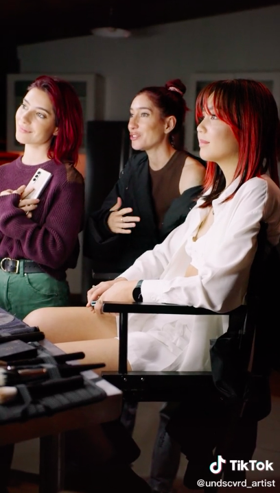 VeronicasPoland's tweet photo. NOWE odcinki TikTokowego show @TheVeronicas x Samsung #UNDSCVRD

Odcinek 23:
https://t.co/bq6gYsDO9O
https://t.co/B2AIDjI4sM
https://t.co/6swJ1HqpB7
https://t.co/fphues79BS
https://t.co/1sIZMzqlY3

Odcinek 24:
https://t.co/4Oor0RhNMG
https://t.co/jUHcB4y4Uh https://t.co/nk3aM31yjf