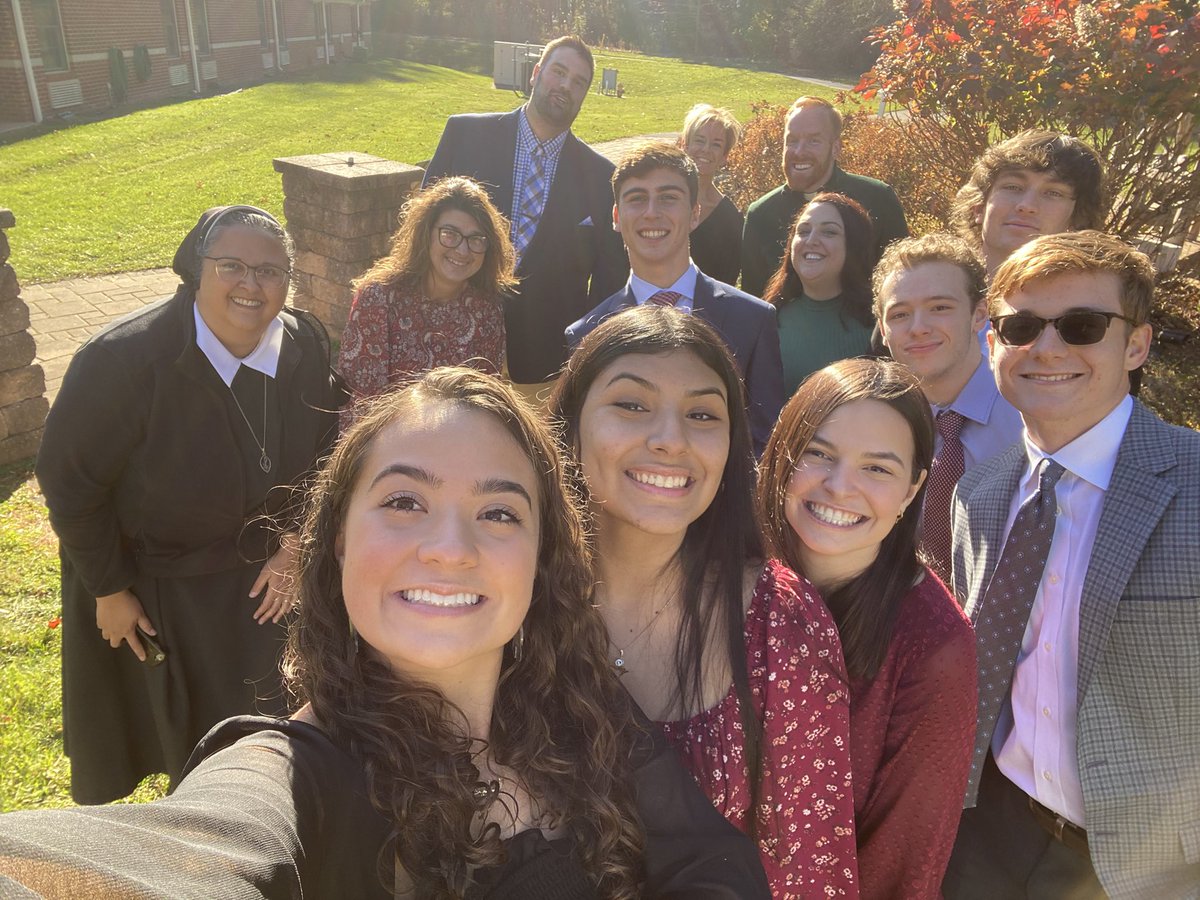 ACCHSVikings's tweet image. #VikingProud Welcome home Kairos XXVII! #LiveTheFourth #FaithTraditionExcellence 💚💛