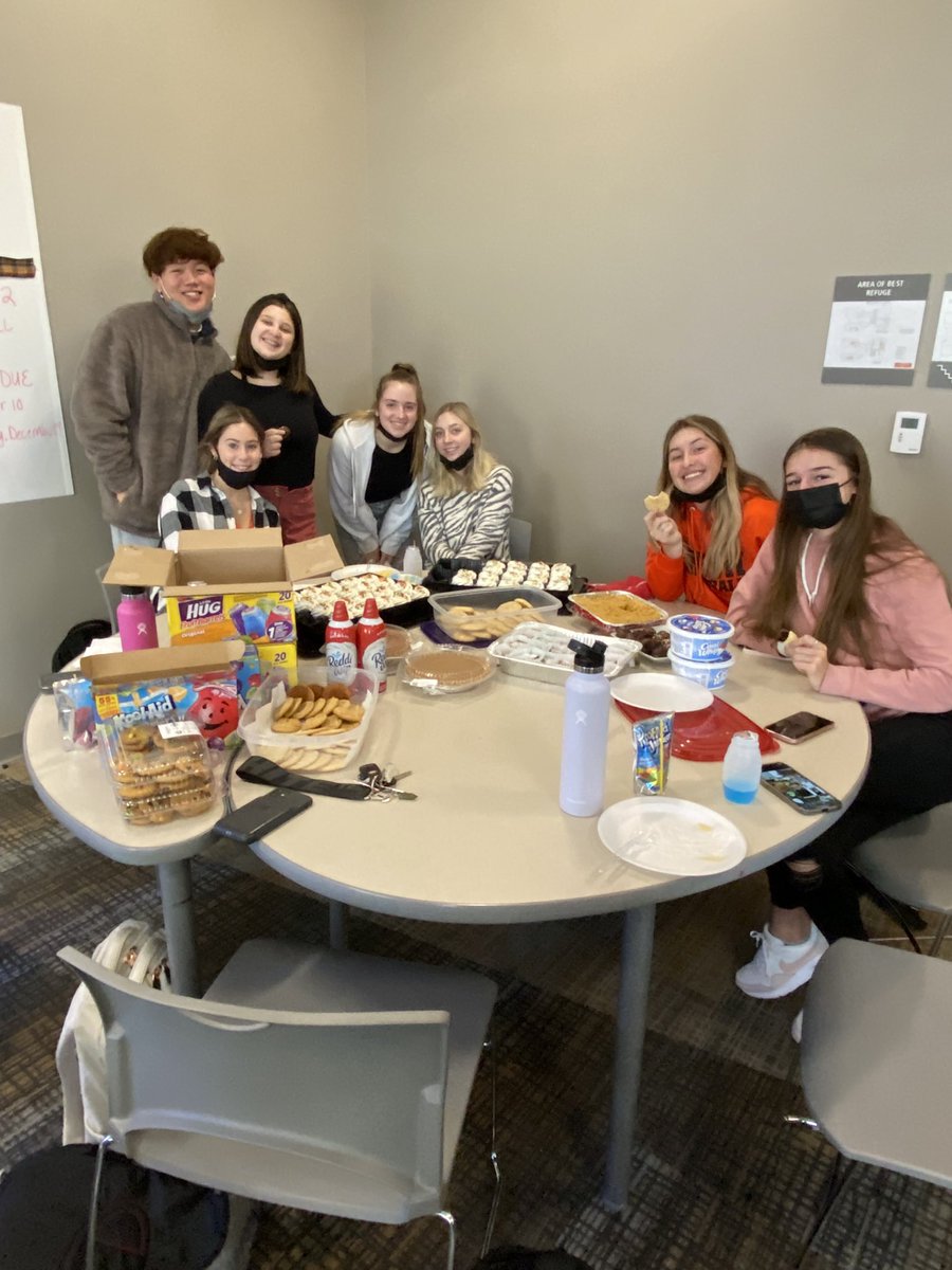 Happy Thanksgiving from the yearbook class! We had our Friendsgiving today to celebrate their hard work this year 🦃🍽