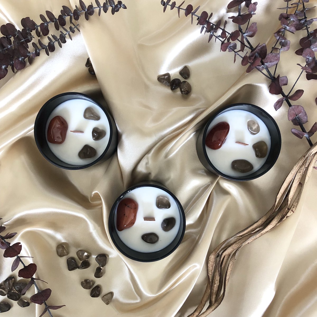 cheekyycrystal's tweet photo. black friday &amp; cyber monday sale happening now!! 

everything is 25% off with code: SHOPINTENTIONALLY

all natural soy wax candles with hand picked crystals ->
https://t.co/JVhKtUugeX

#giftideas #gift #candles #candlemaking #selfcare #BFCM #BlackFriday https://t.co/YYkdSpLFmA