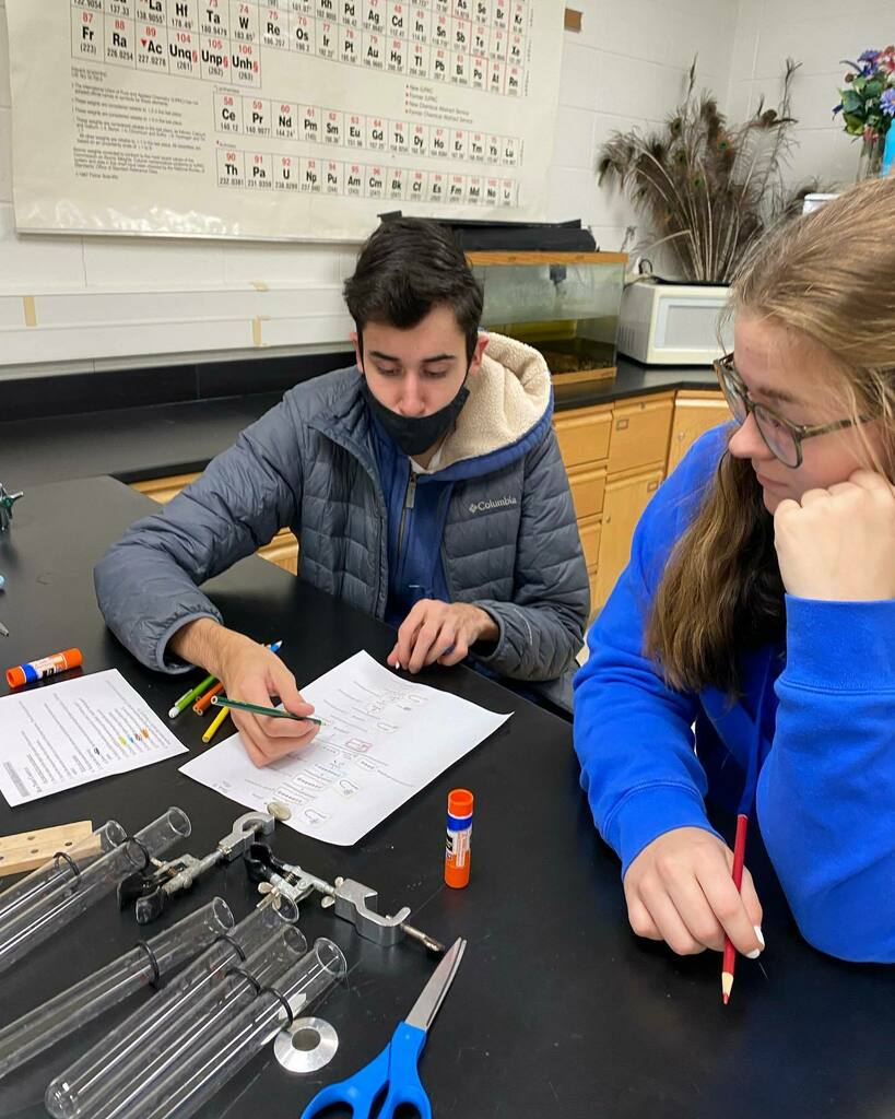 MrsLloydDCE's tweet photo. 🎶Glycolysis🎶🎶Come on sugar for the breakdown🎶🎶 It’s amazing what we know about cellular respiration. #dcesrh #everestpride #APbio https://t.co/YHuSHa82n4 https://t.co/BN1wzGycPz