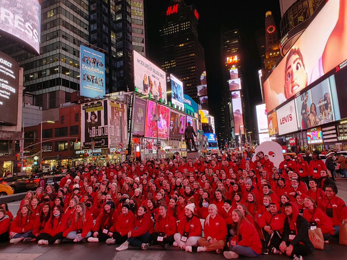 sophia_mireles's tweet photo. Make sure to tune into NBC tomorrow to see me march in the Macy’s Great American Marching Band!! I’m in the 3rd line to step off onto Herald Square and 6th person from the front! https://t.co/JOYhJu8XFW