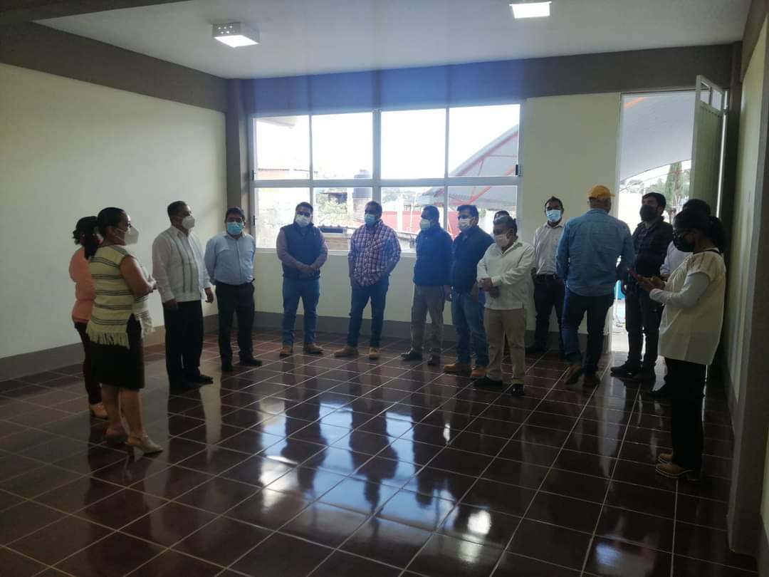 Arce_Loha's tweet photo. Compartirles que fue un gusto haber formado parte y hacer historia en el #NúcleoRuralColRicardoFloresMagonTlaxiaco.
Contribuir con mi granito de arena durante mi periodo en función como #DipLocal de la #LXIVLegislatura, para la construcción de unas aulas de la Esc.Prim. #20deNov https://t.co/KrRdfbFOhL