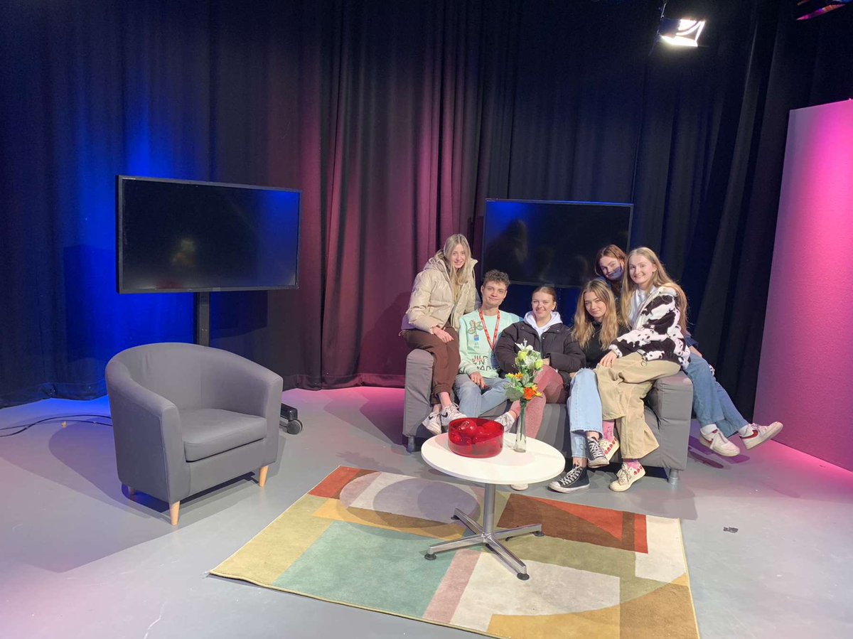 anouskamedia's tweet photo. first day today on our magazine show gathering ideas :) https://t.co/0fdnCix2e0