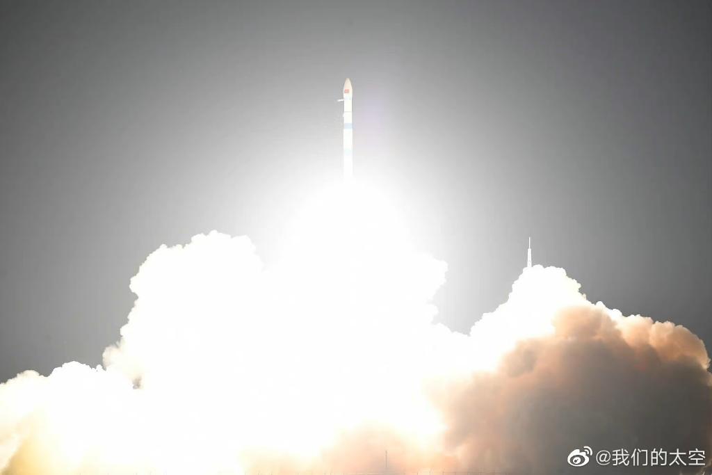 Namus_Lake's tweet image. 北京时间 Beijing Time 2021/11/25  7:41 ，中国在酒泉卫星发射中心 #JSLC 用快舟一号甲 #KuaiZhou1A 运载火箭，成功将试验十一号卫星发射升空。卫星顺利进入预定轨道，发射任务获得圆满成功。此次任务是快舟一号甲 #KZ1A 运载火箭的第13次发射。

via： #OurSpace #ExPace 
@hanipersian