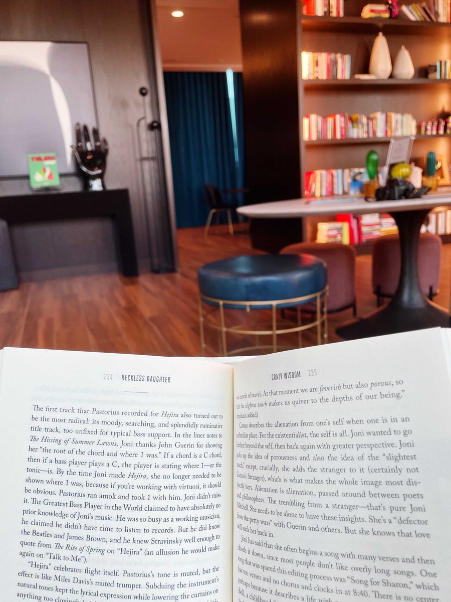 Lucky we’re in love with Novel’s library! Come get lost in a page-turner, and check out the rest of our amenities: novelsouthcapitol.com