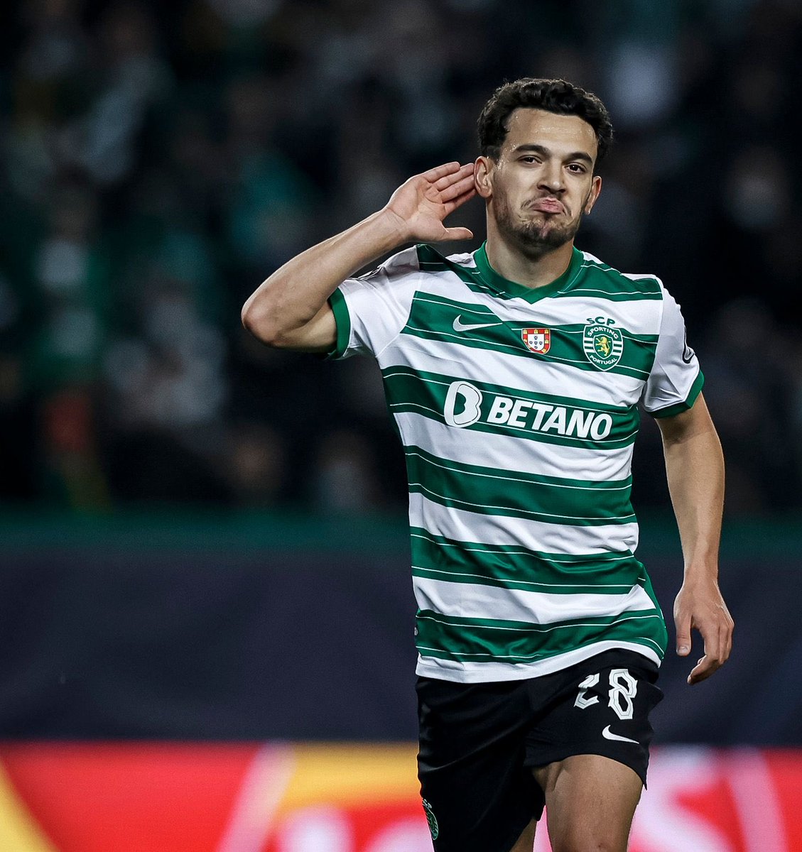 SportingCP's tweet photo. SAY WHAT 👂🤚

@Pedro70Pereira em destaque na @ChampionsLeague 🤩 #UCL

Vota aqui:
𝙅𝙤𝙜𝙖𝙙𝙤𝙧 𝙙𝙖 𝙎𝙚𝙢𝙖𝙣𝙖 👉 https://t.co/OPW1zDzNr8
𝙂𝙤𝙡𝙤 𝙙𝙖 𝙎𝙚𝙢𝙖𝙣𝙖  👉 https://t.co/pWfHVL7EAo https://t.co/48r6zwFfzn