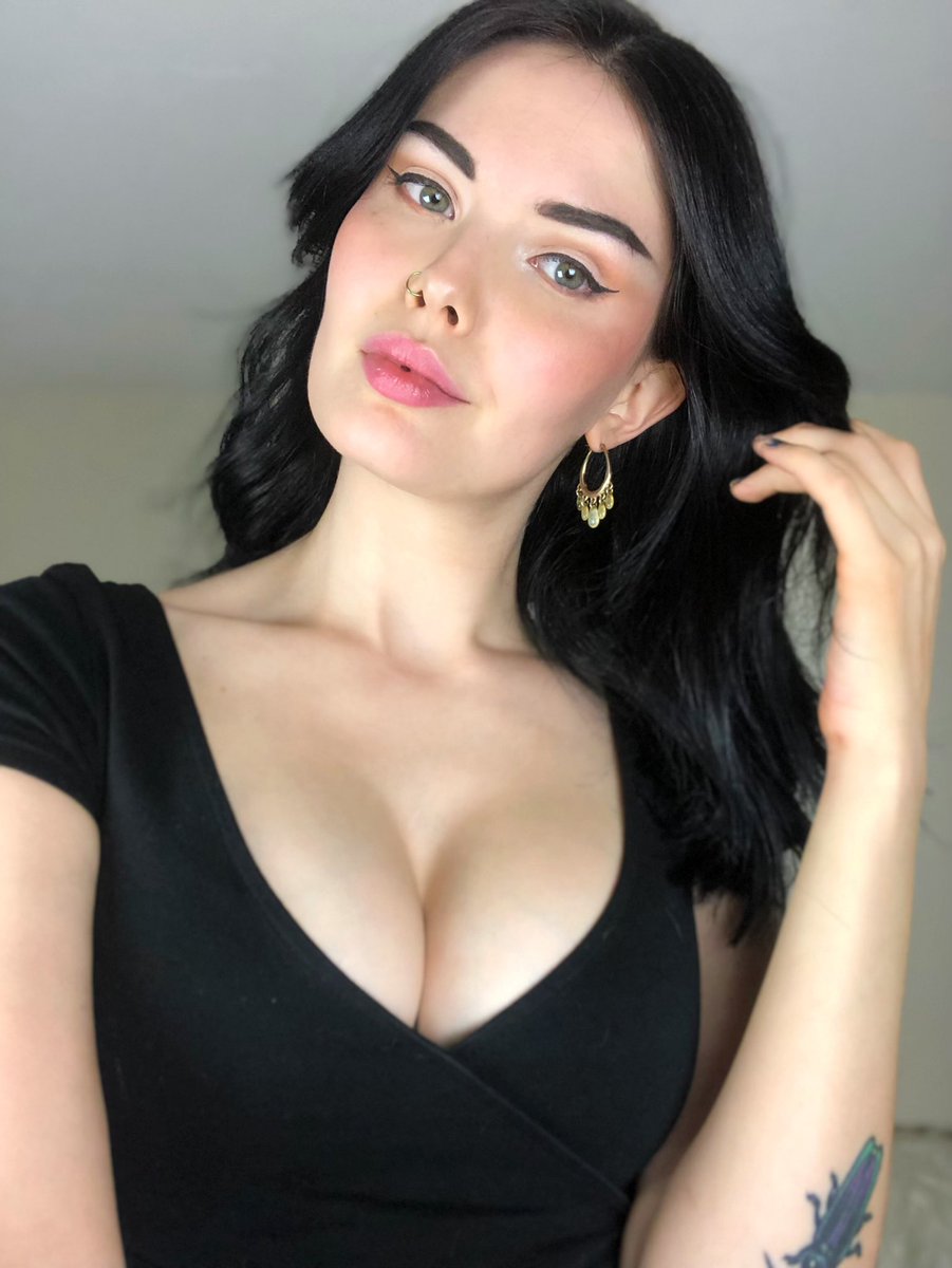 Goddess Ambrosia tweet media