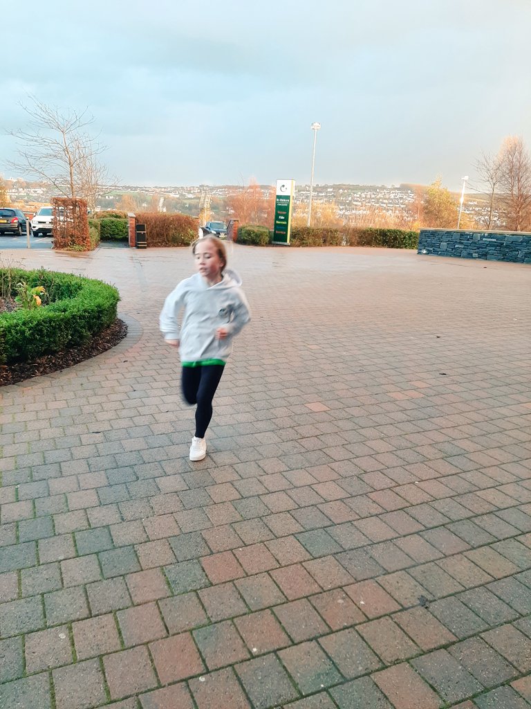 StCecilias_PE's tweet photo. Great to see so many girls at athletics/cross-country this afternoon @StCeciliasDerry. 🏃♀️ 🏃♀️ #hardworkpaysoff #Committed #thisgirlcan #trainingtocompete https://t.co/YL892dGxJj