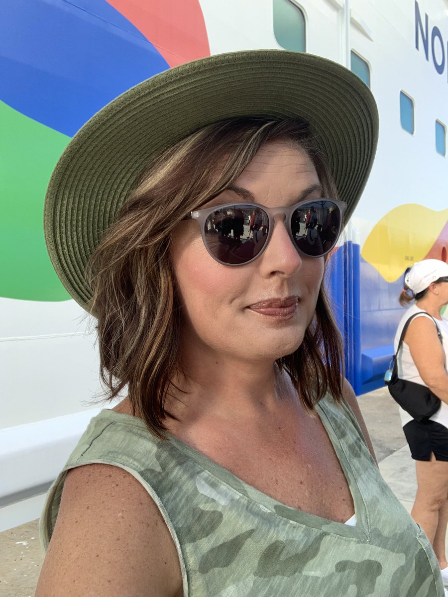 📓Tenille Shade✏️☮️ tweet media