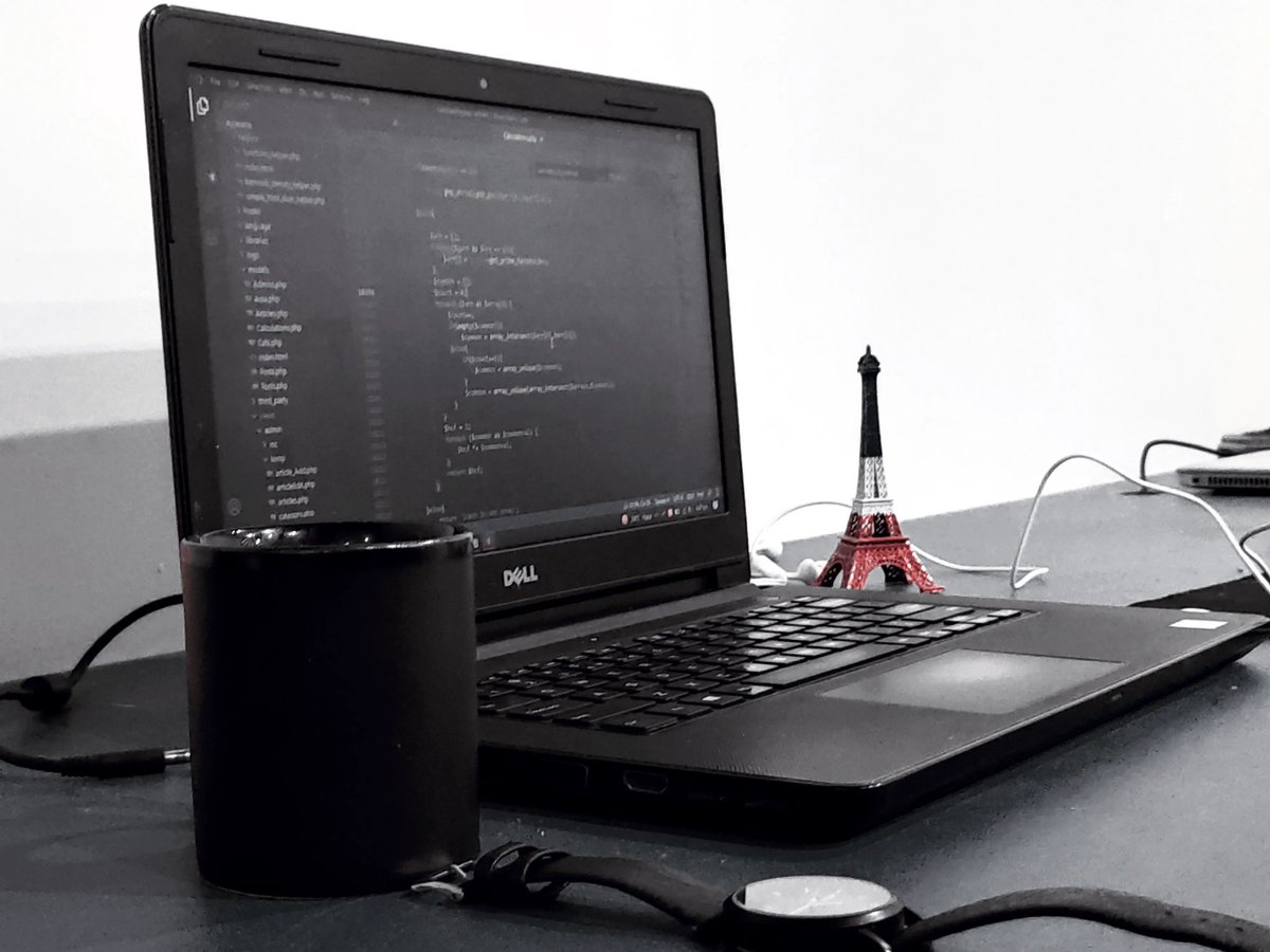 Aliusmanmani's tweet photo. #php #codeigniter #code #vsstudio #vscode #enzipe #DarkSouls #DarkTwitter #Dark #CoffeeTime https://t.co/FlqWuRCHEJ