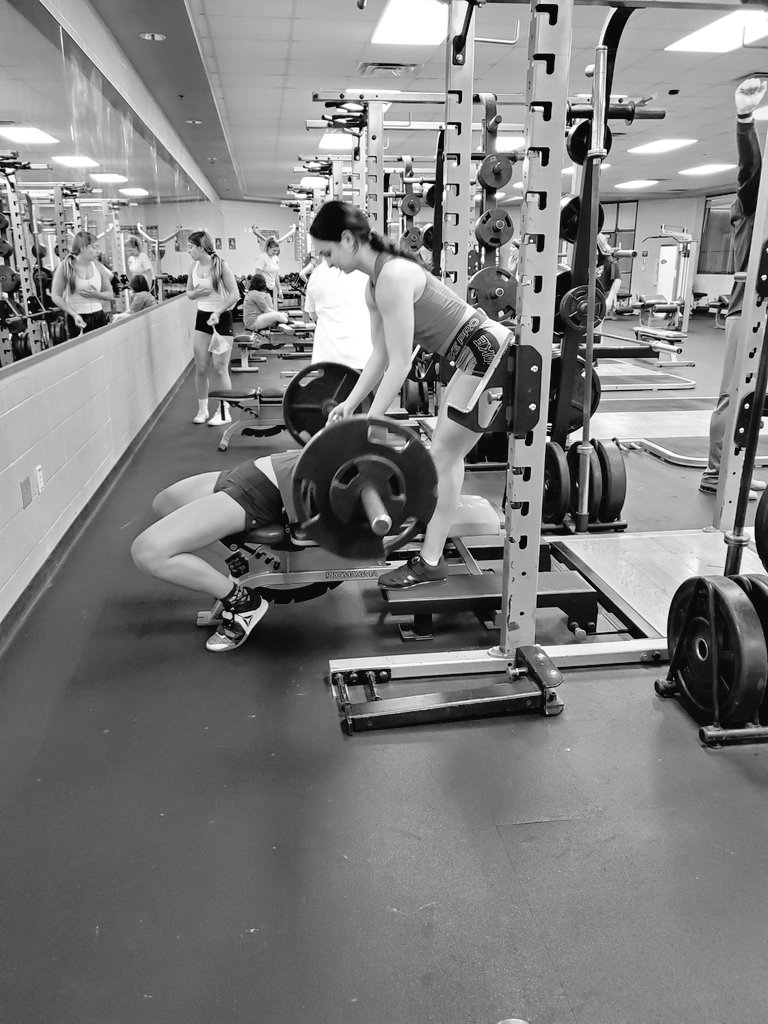 lbaygwt's tweet photo. Day before Thanksgiving and we're still at it. Working hard then refueling with breakfast! Happy Thanksgiving Eve #BlessedAndGrateful https://t.co/uoKLluZLO5