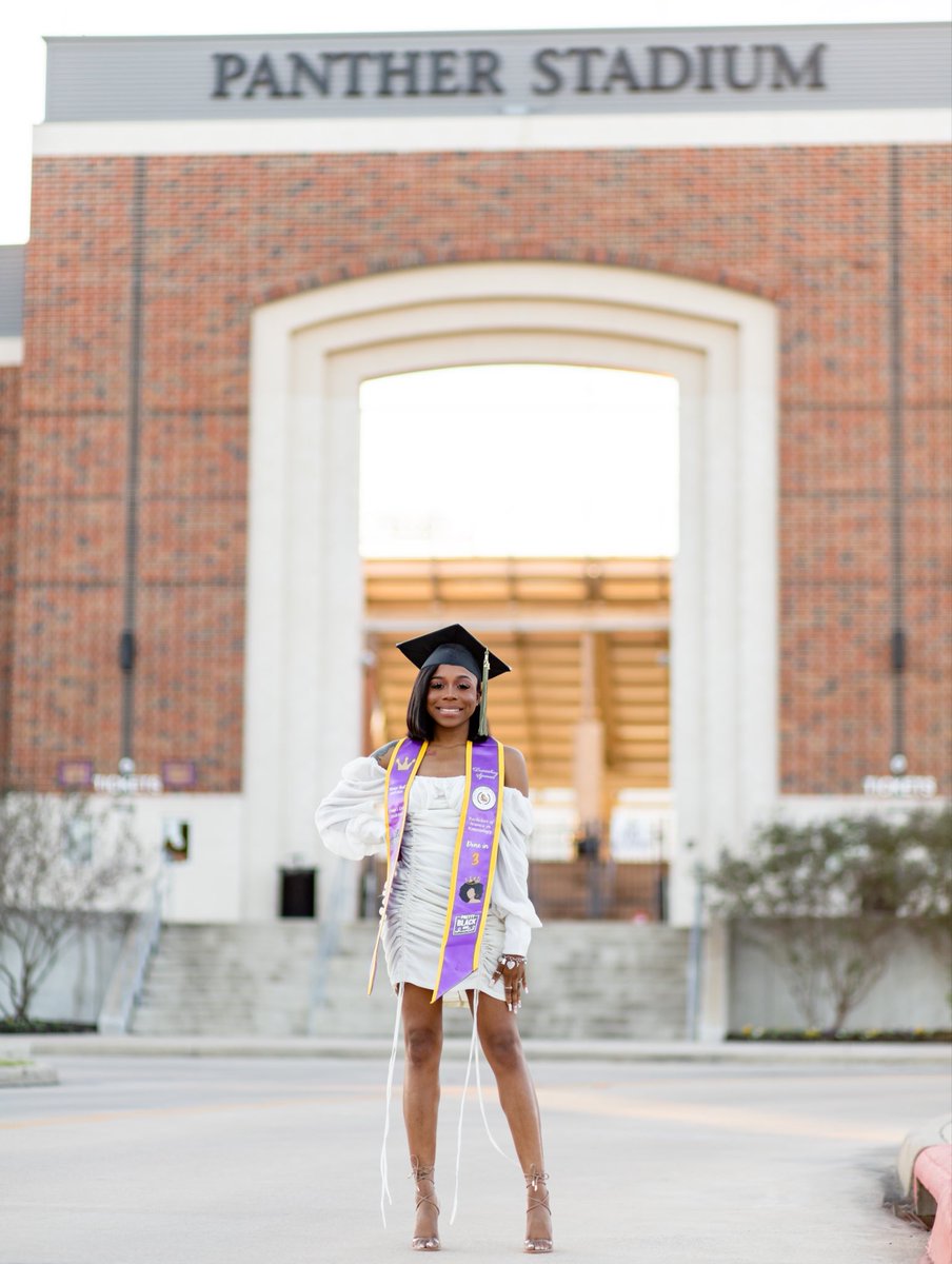 shayxxo_'s tweet photo. 16 daysss 💜💛 so glad I chose Prairie View as my HBCU ! 🥳 https://t.co/0V8JlQkuEN