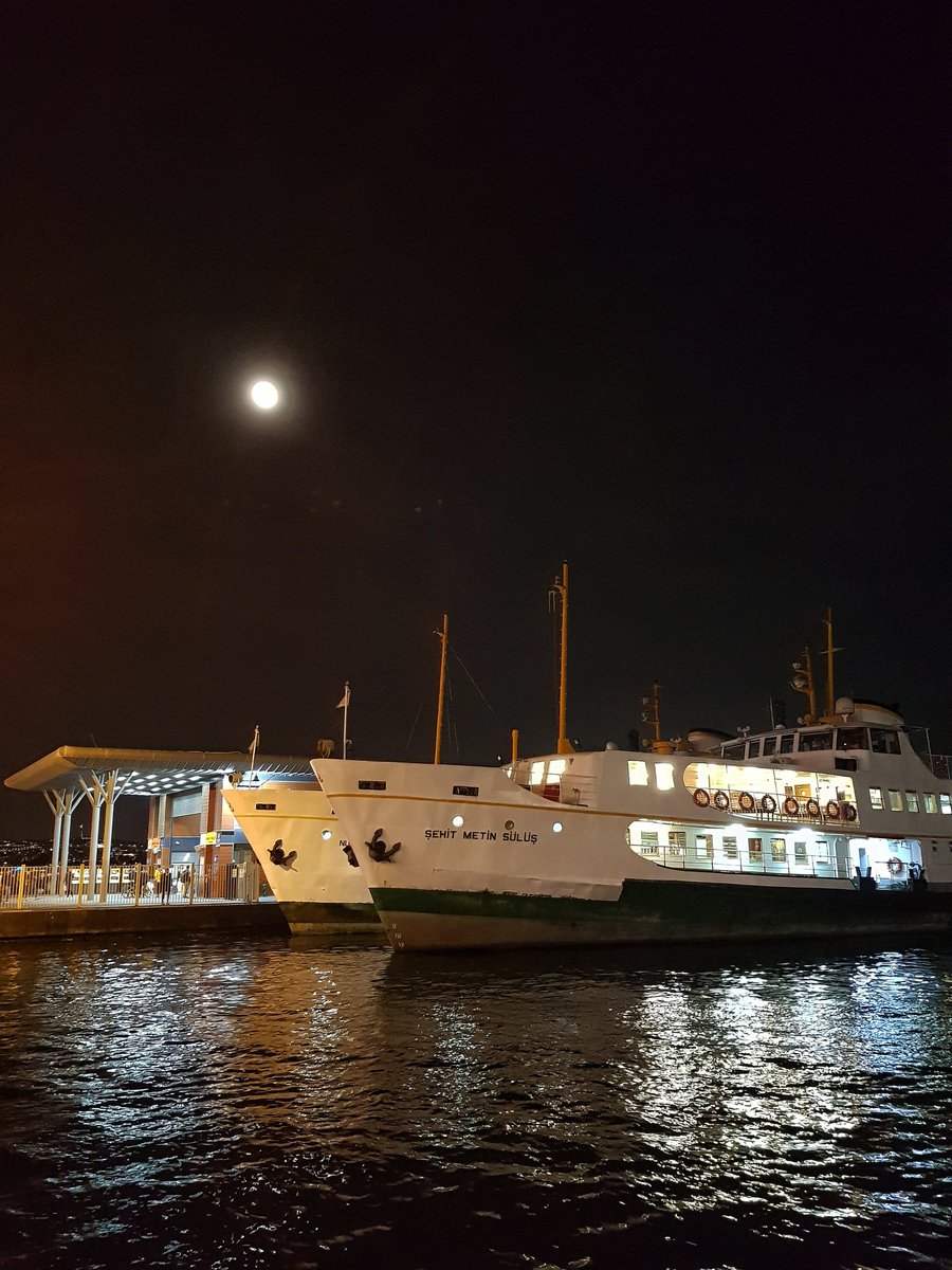 bylimousine's tweet photo. Golden Horn Night and Full Moon
🌜🌃🌛
#istanbul #turkey #night #moon #light #metro #bridge #port #like #ferry #mosque #newpost #galatatower #tower #tourism #tour #tourist #travel #holliday #trip #vip #luxury #private #tatil #igers #photooftheday #photo #instagood #instalike https://t.co/GAaqraZngp
