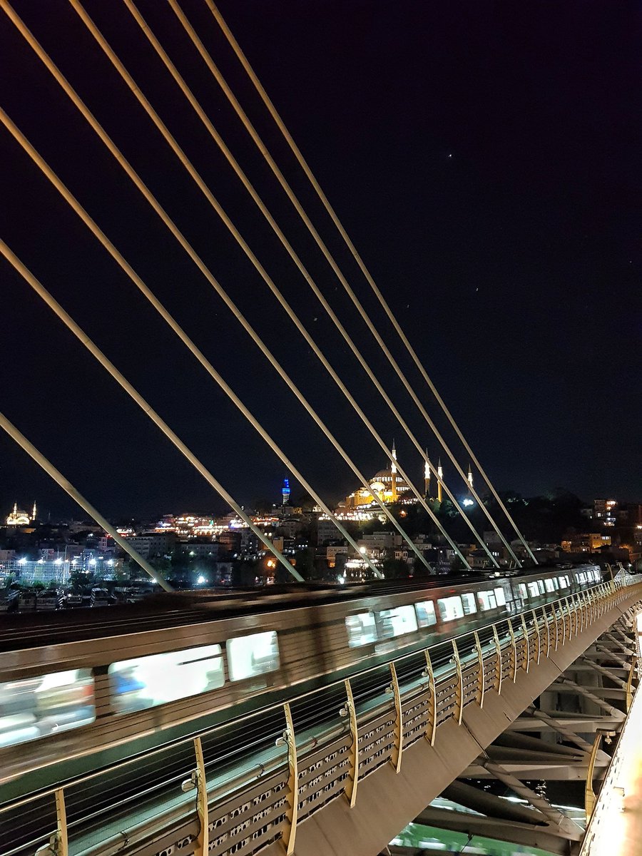 bylimousine's tweet photo. Golden Horn Night and Full Moon
🌜🌃🌛
#istanbul #turkey #night #moon #light #metro #bridge #port #like #ferry #mosque #newpost #galatatower #tower #tourism #tour #tourist #travel #holliday #trip #vip #luxury #private #tatil #igers #photooftheday #photo #instagood #instalike https://t.co/GAaqraZngp