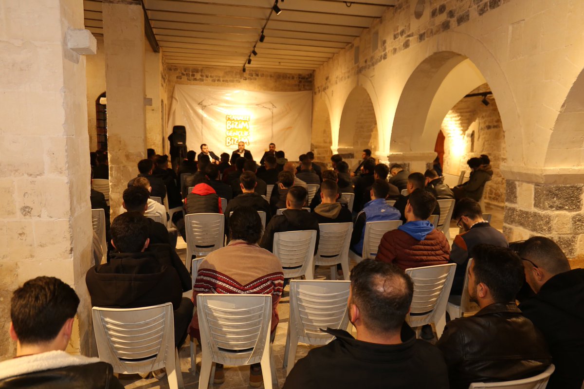 Genel Merkez Gençlik Kolları Teşkilat Başkanımız Yusuf İBİŞ,GüneydoğuAnadolu Bölge Koordinatörümüz M.Akif AĞIRMAN’nın Katılımlarıyla #MahalleBizimGençlikBizim Buluşmamızı Canbolat Paşa Gençlik Merkezinde Gerçekleştirdik.
 Durmadan yorulmadan 2023'e Ak Gençlik Kilis Olarak Hazırız