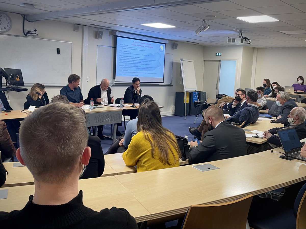 Discussion d’actualité et de prospective sur les enjeux européens dans les #Balkans occidentaux, en lien avec la France, ce soir à <a href="/sciencespo/">Sciences Po</a> #Paris, par <a href="/Euro_Creative_/">Euro Créative 🇪🇺</a> 
🇪🇺 
Актуелни работи и перспективна дискусија за европските прашања на Западен Балкан, во врска со #Франција